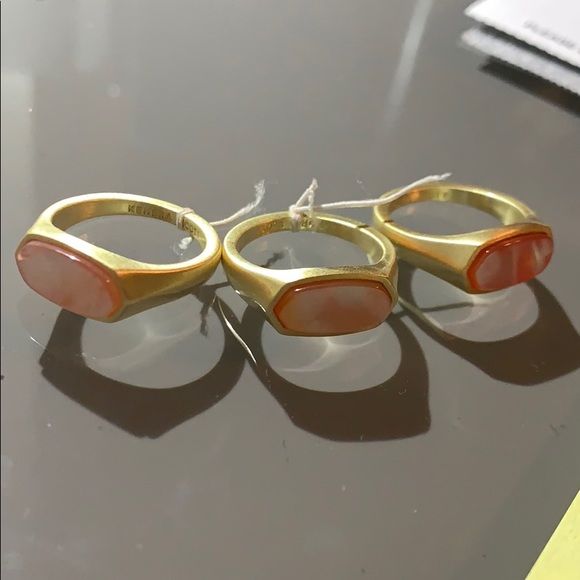 Kendra Scott Mel Ring in ColorPEACH MOP - Picture 7 of 7